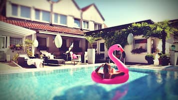 Seasonal outdoor pool
