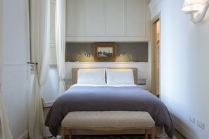 2 bedrooms, iron/ironing board, cots/infant beds, free WiFi - Orsanmichele View (Florence)