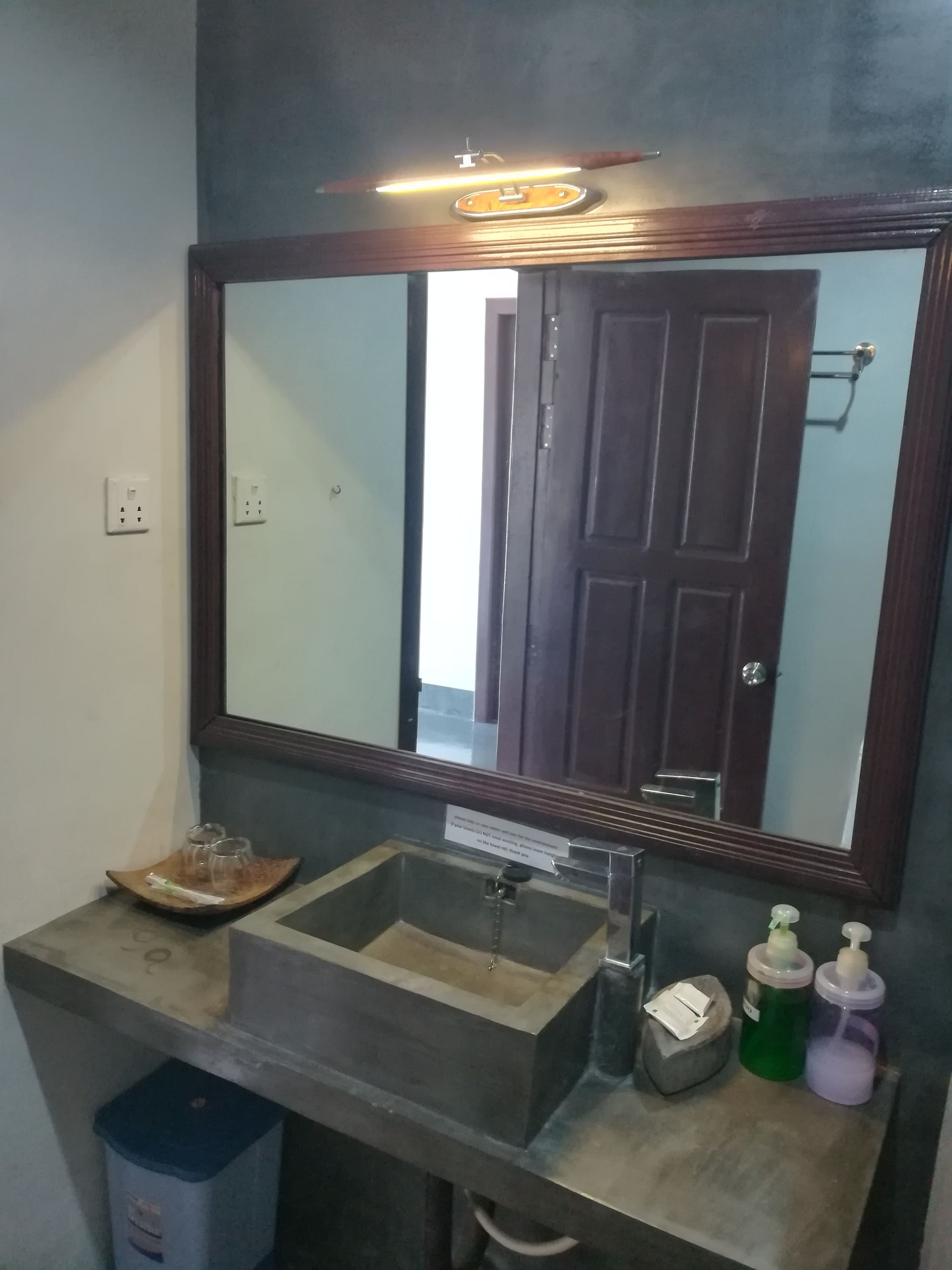 shower, free toiletries, slippers, towels