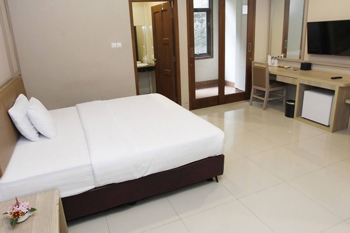 Superior Room | In-room safe, desk, rollaway beds, free WiFi