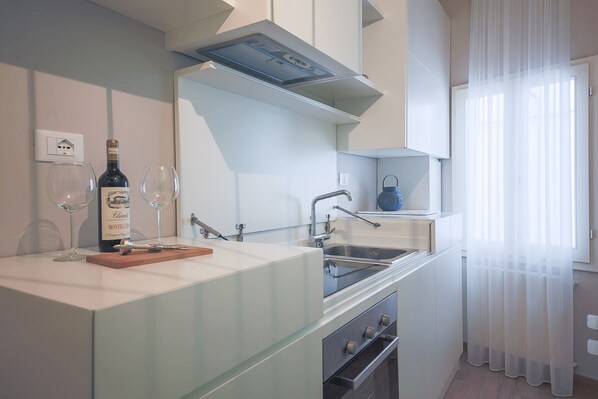 Apartment, 1 Schlafzimmer | Eigene Küche | Großer Kühlschrank, Ofen, Herdplatte, Kochgeschirr/Geschirr/Besteck