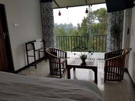 Quarto família, vista para a montanha | 1 quarto, escrivaninha, cortinas blackout, Wi-Fi de cortesia