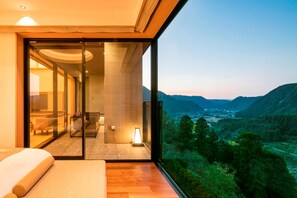 XXX Japanese Western Style Room Private Open-air Bath OUSHUKU SUITE, New Wing | In-room safe, desk, free WiFi, bed sheets - Okuhita Onsen Umehibiki (Hita)