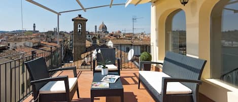 Apartment, 6 Bedrooms | Terrace/patio