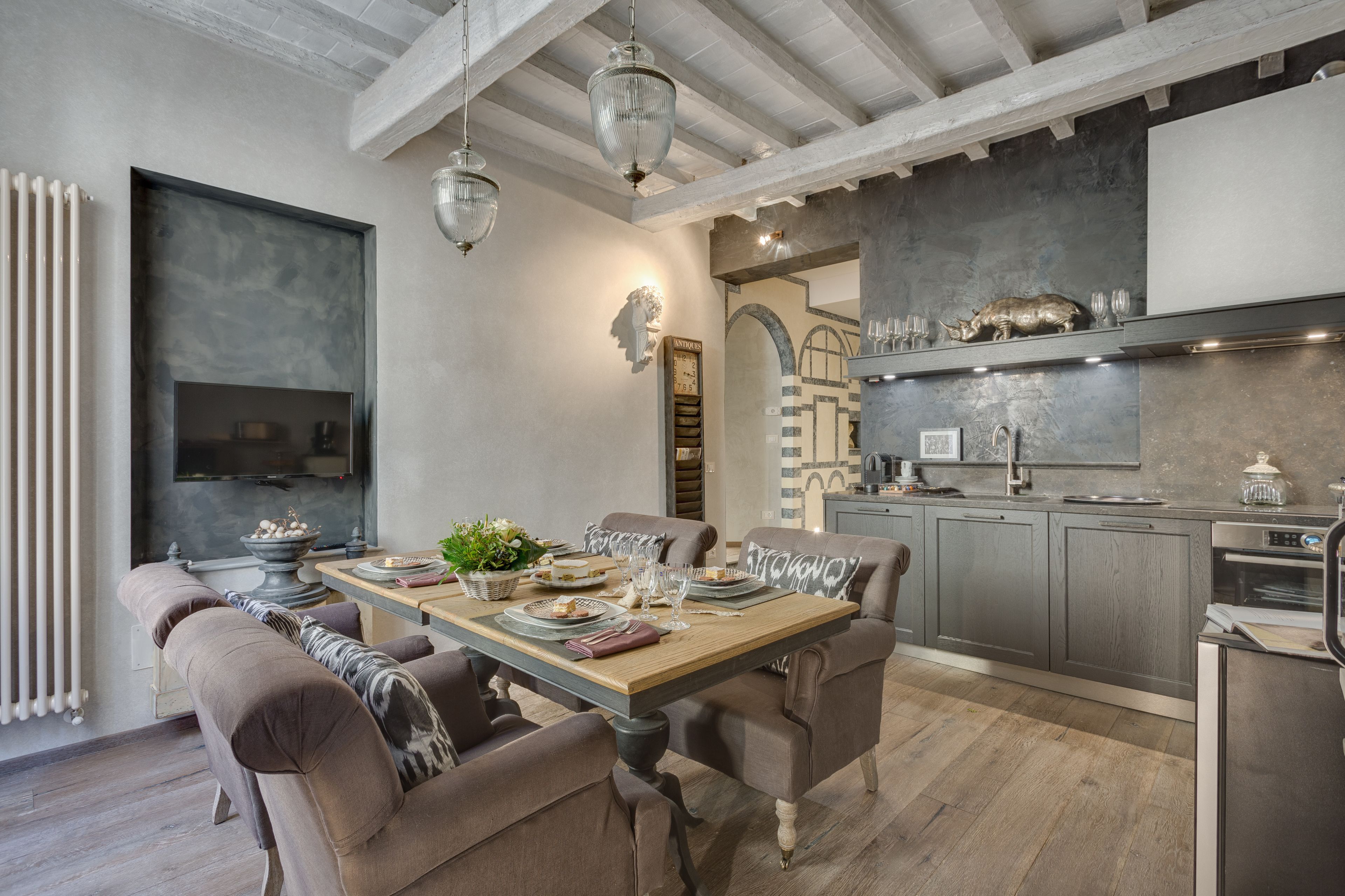 Apartment, 2 Schlafzimmer | Essbereich im Zimmer