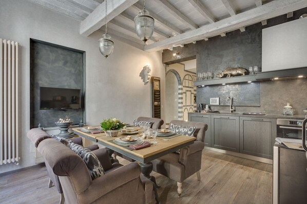 In-room dining - Signoria Art (Florence)