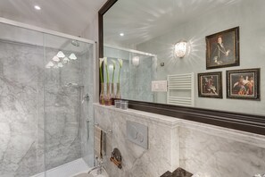 Apartment, 2 Bedrooms | Bathroom shower - Signoria Art (Florence)