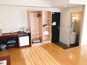 Familienzimmer, Nichtraucher, Gemeinschaftsbad | Bügeleisen/Bügelbrett, kostenloses WLAN