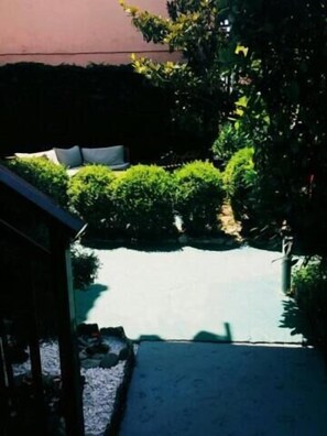 Property grounds - Villa Yanna Studios (Aristotelis)