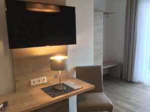 Double Room, Balcony | Room amenity - Weingut Pension Bastian (Brauneberg)