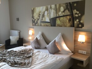Double Room, Balcony | Premium bedding, pillowtop beds, in-room safe, individually decorated - Weingut Pension Bastian (Brauneberg)
