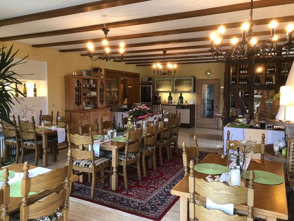 Petit déjeuner buffet compris tous les jours