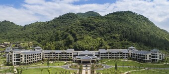 乳源蓝山源岭南东方温泉酒店