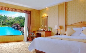 迷你吧、房內夾萬、書桌、遮光窗簾/窗簾