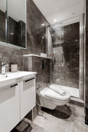 Apartamento panorâmico, banheiro privativo, vista para a cidade | Cozinha privada | Geladeira grande, micro-ondas, fogão, cooktop
