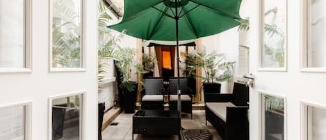 Lägenhet - privat badrum - utsikt mot staden | Terrass/Patio