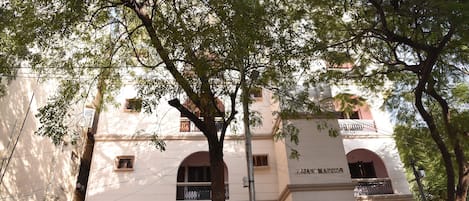 Bagian depan properti