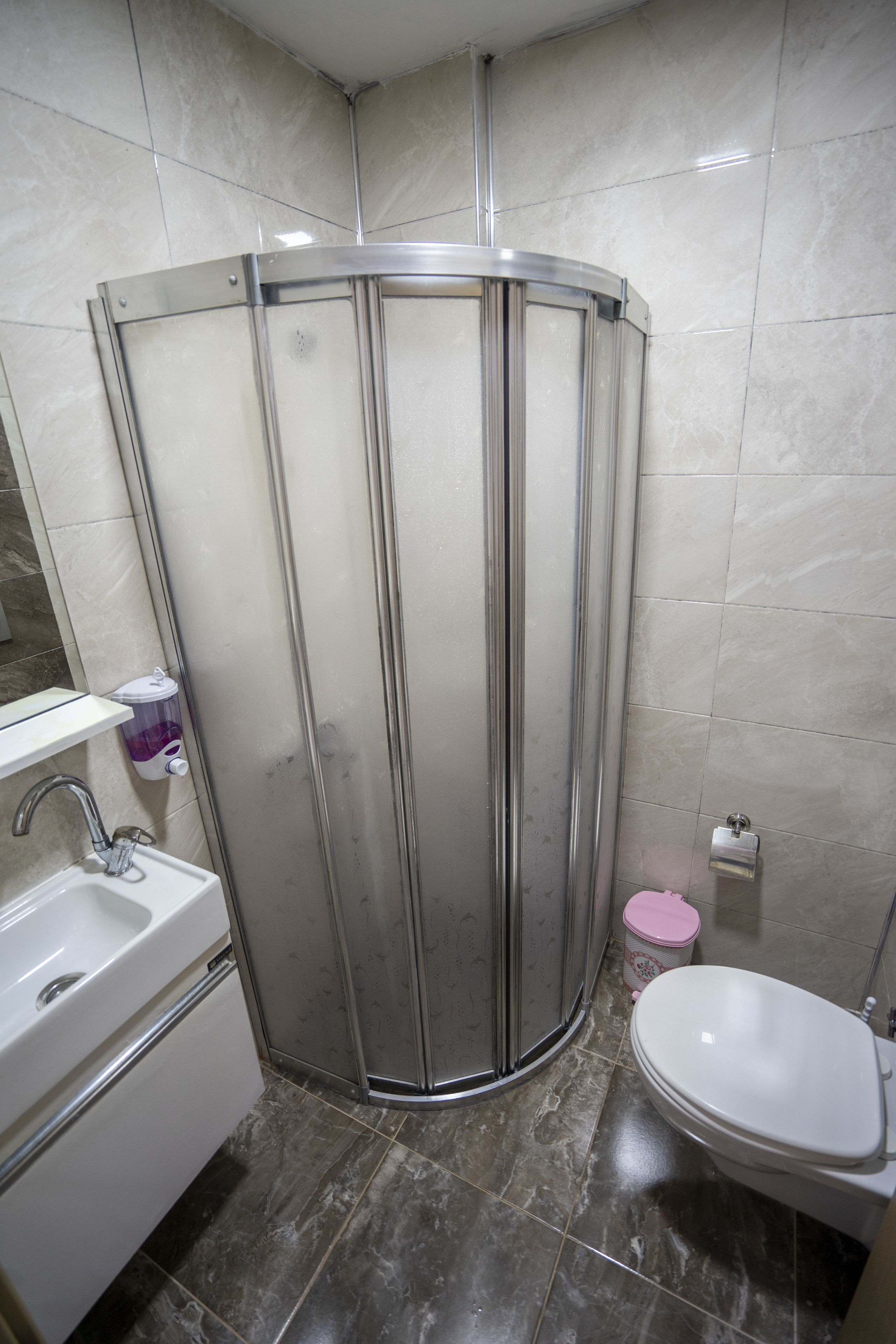 economy double room, mountain view | bathroom | shower, free toiletries, hair dryer, slippers