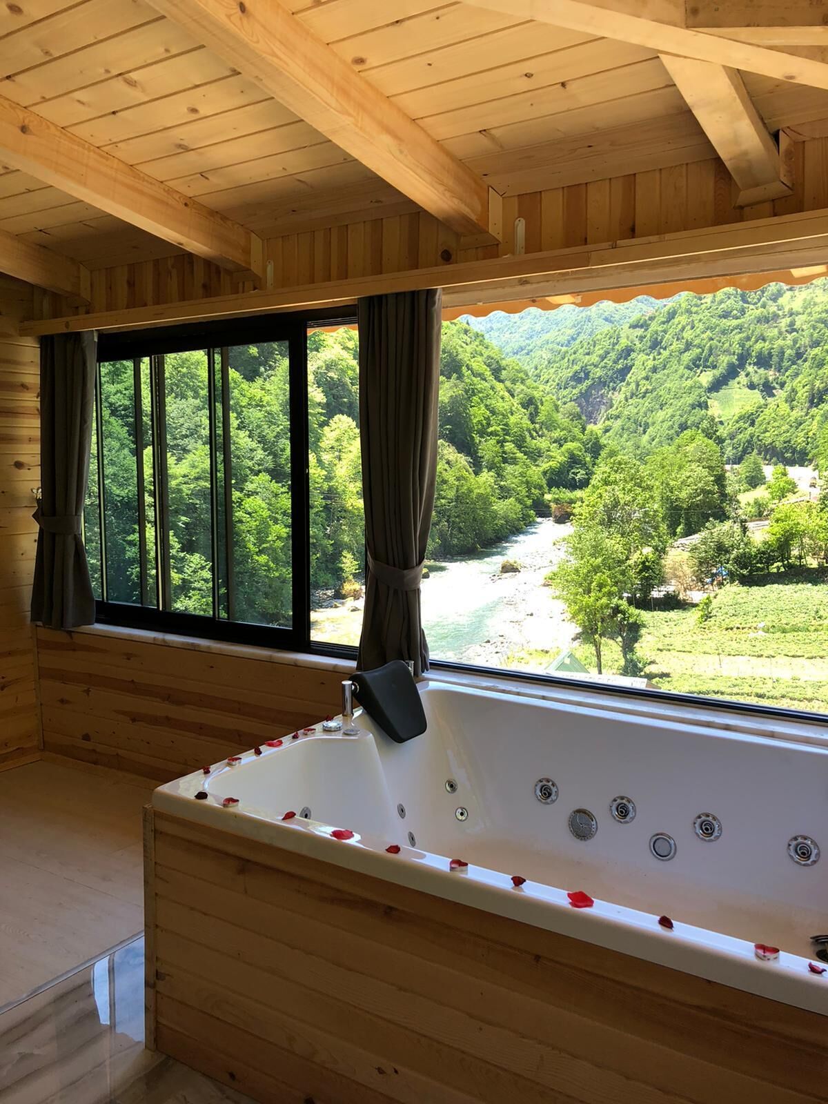 honeymoon suite | desk, blackout curtains, soundproofing, free wifi