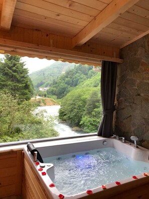 Suite Luxe | Bureau, rideaux occultants, chambres insonorisées, Wi-Fi gratuit