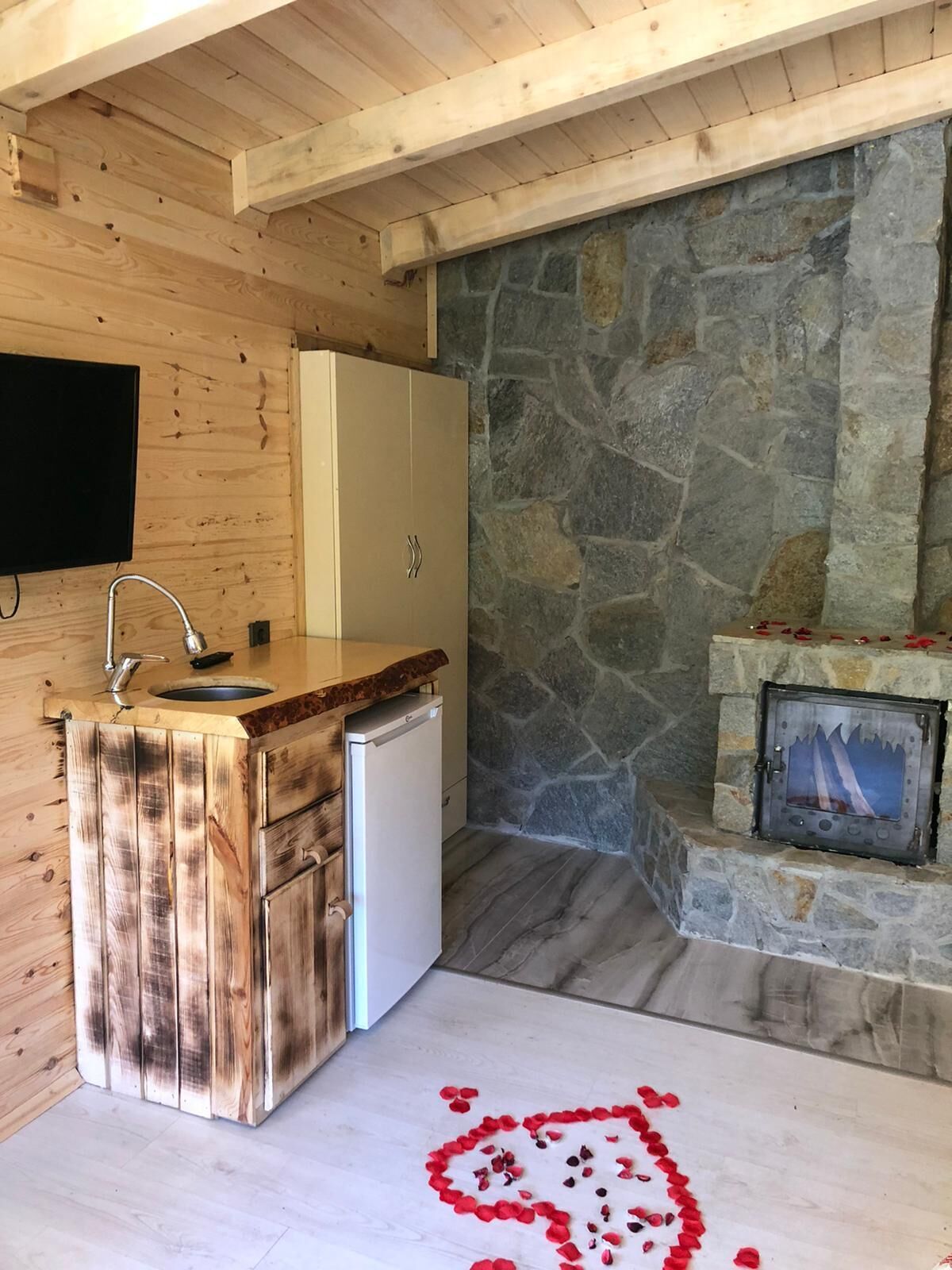 honeymoon suite | desk, blackout curtains, soundproofing, free wifi