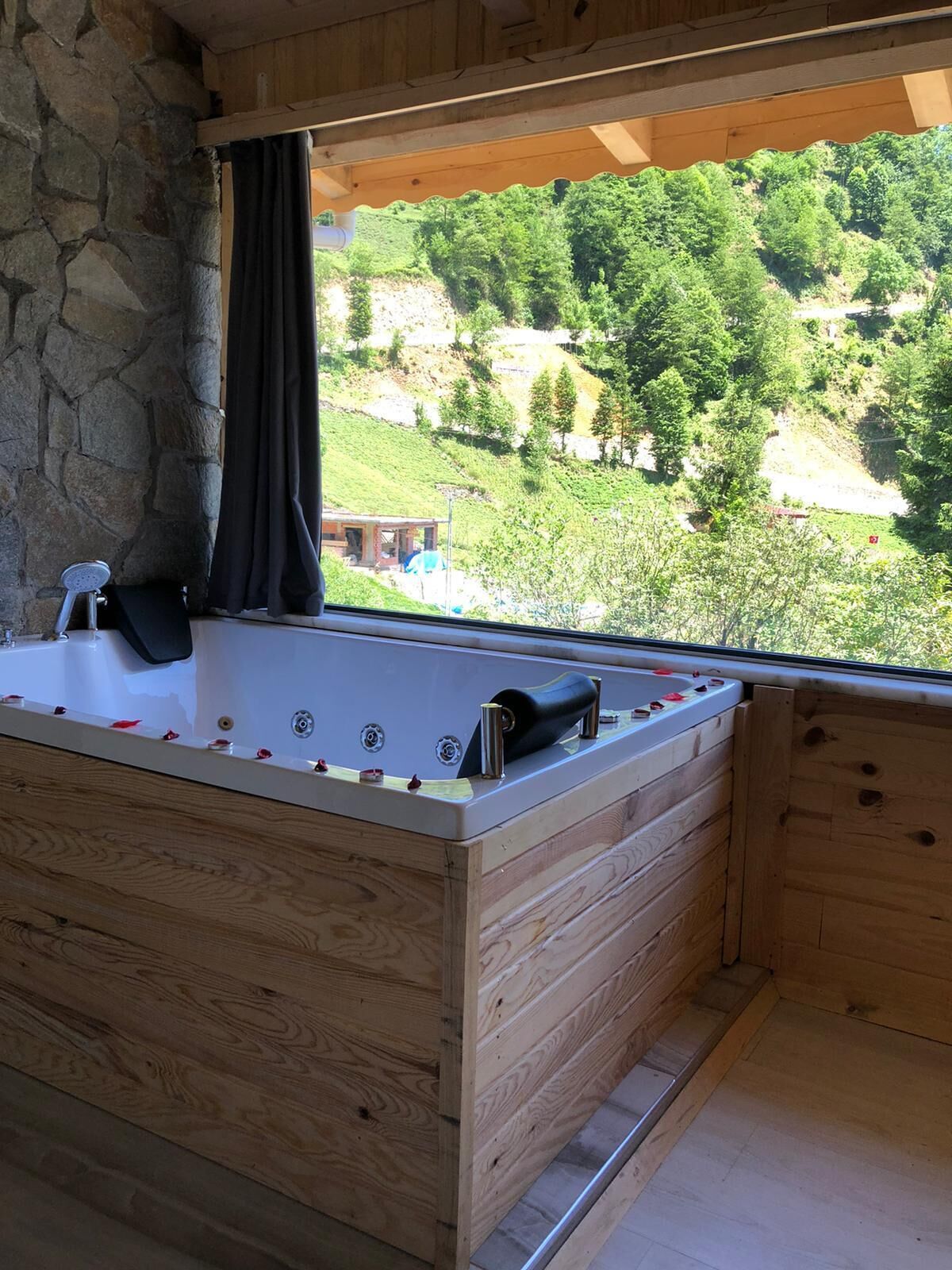 suite | desk, blackout curtains, soundproofing, free wifi