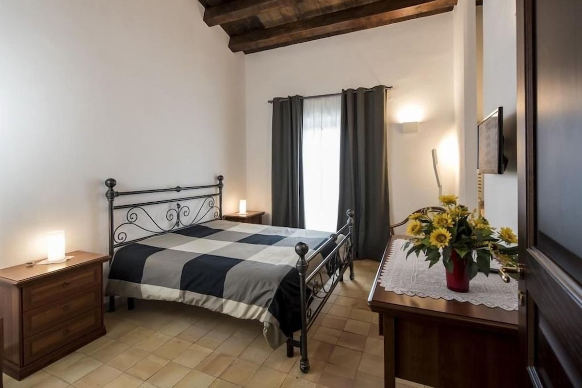 1 dormitorio, escritorio, cortinas opacas y sistema de insonorización