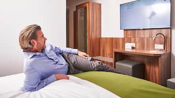 Zimmersafe, Schreibtisch, laptopgeeigneter Arbeitsplatz