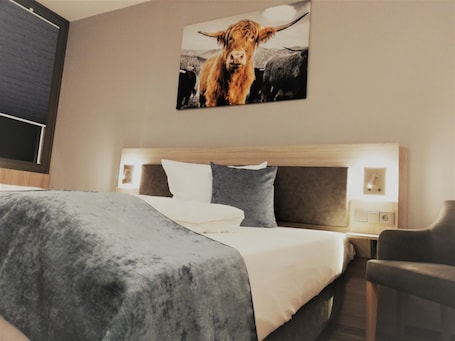 Desk, laptop workspace, free WiFi, bed sheets. Alte Molkerei Hotel & Restaurant