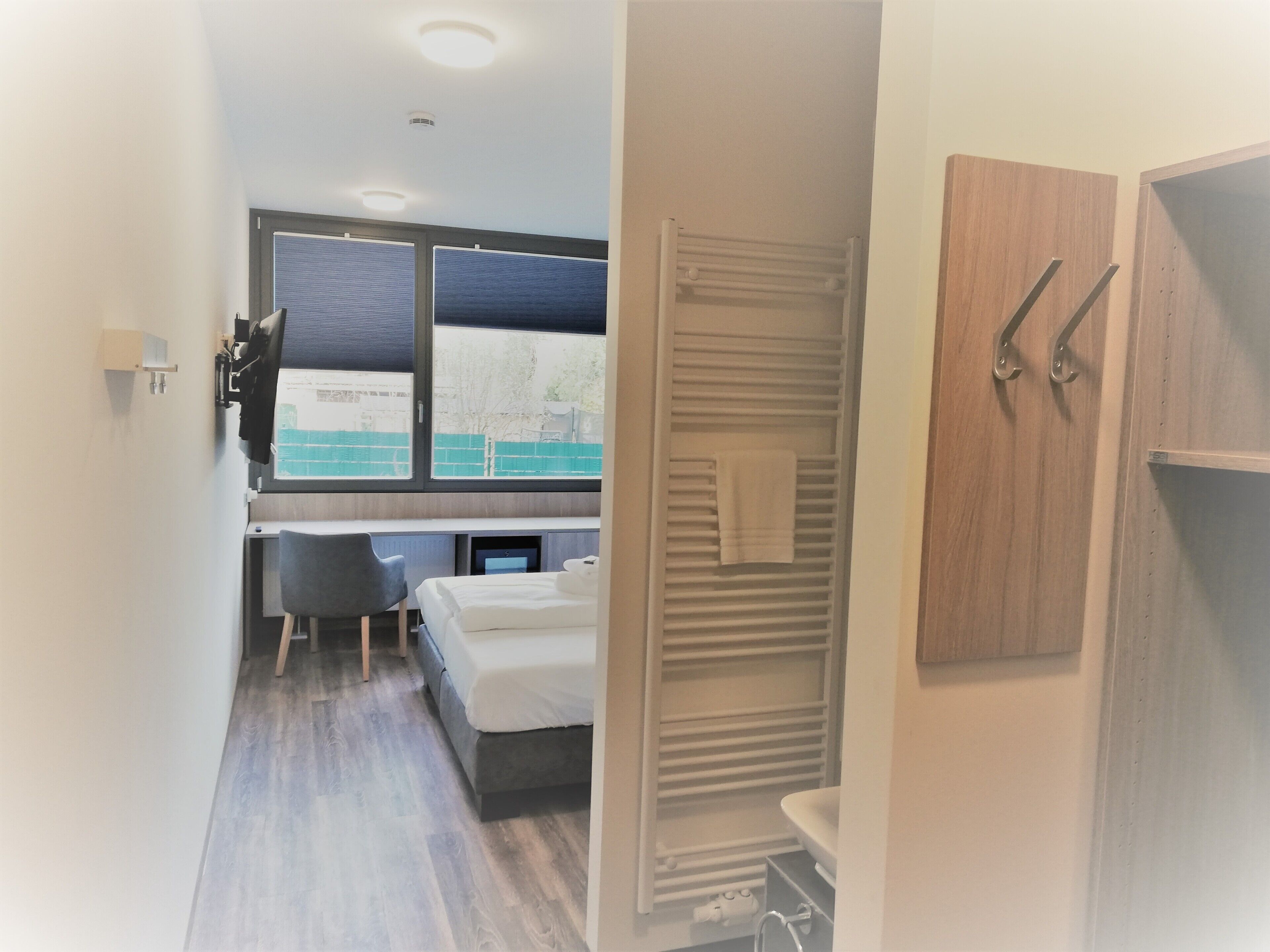 Bureau, espace de travail pour ordinateurs portables