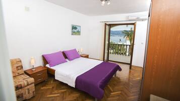 Comfort Apartment, Balcony, Sea View (A2) | Desk, free WiFi, bed sheets
