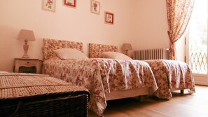 Luxe kamer, 1 twee- of 2 eenpersoonsbedden (Magnolia) | Luxe beddengoed, bedden met traagschuimmatras, individueel gedecoreerd