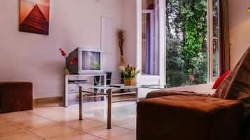 Villa (53m²) | Living room | Flat-screen TV