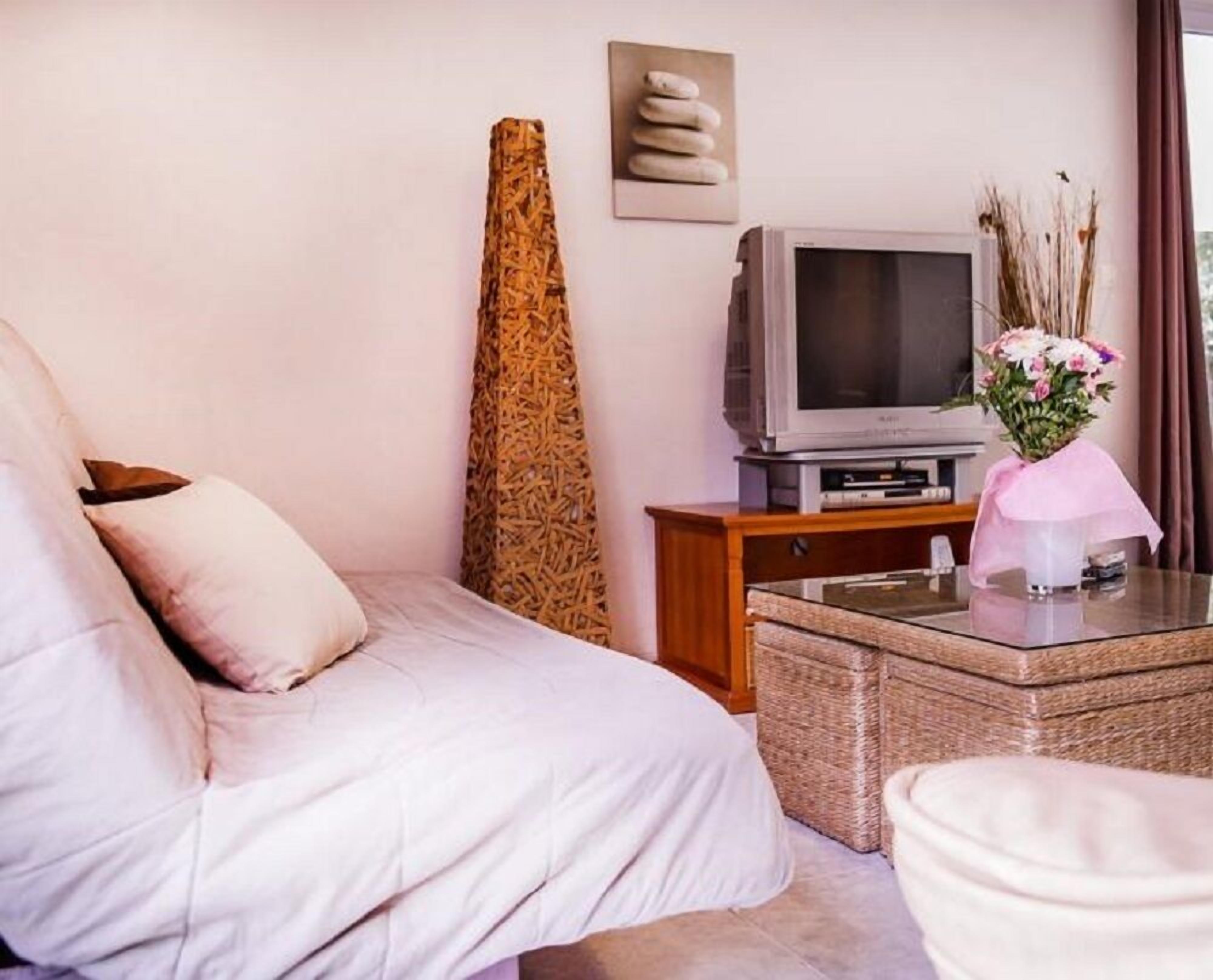 Villa (70m²) | Salle de séjour | Télévision à écran plat