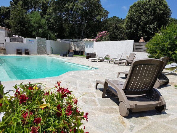 Außenpool (je nach Saison geöffnet)