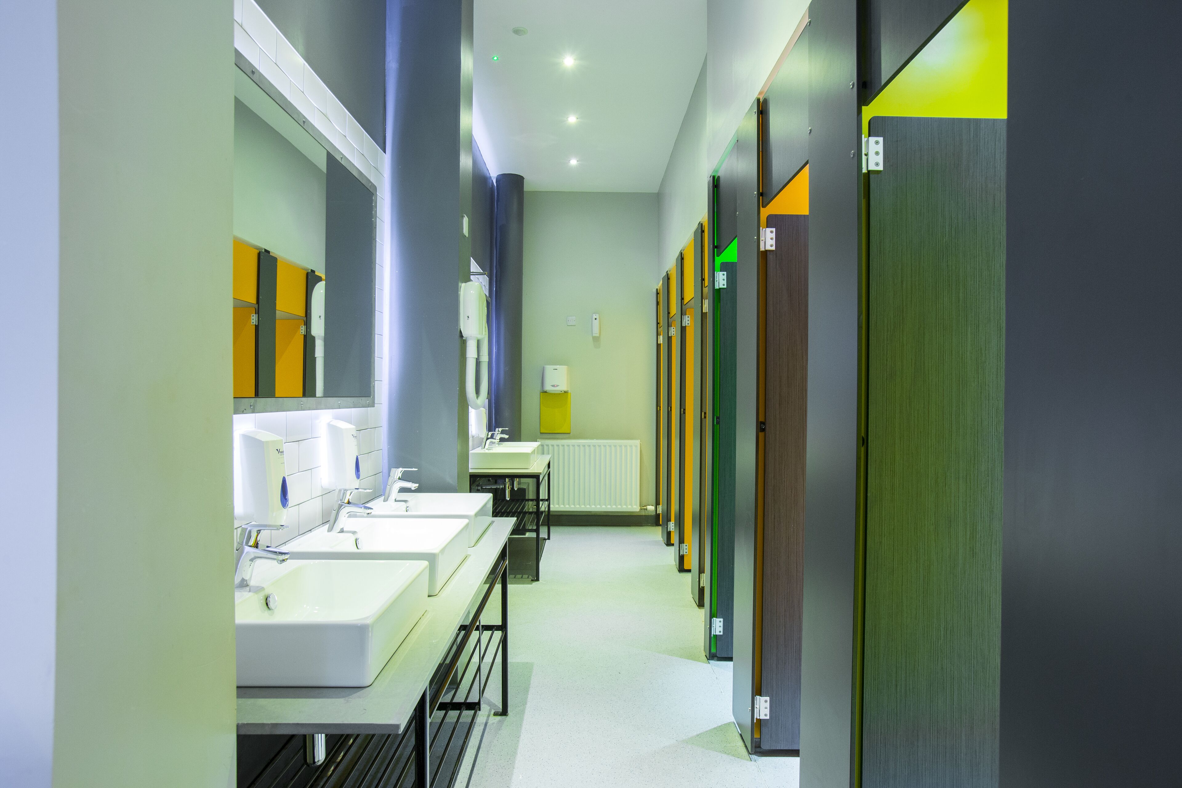 Foto - Kick Ass Greyfriars (18+)