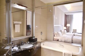 Bathroom - Tianjin Jinwei Grand Hotel (Tianjin)