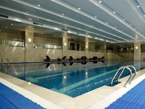 Indendørs pool