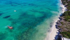 On the beach, white sand - Warere Beach (Nungwi)
