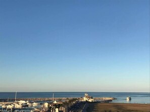 Private beach nearby, white sand, sun-loungers, beach umbrellas