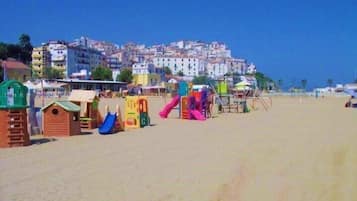 Außen-Kinderspielplatz