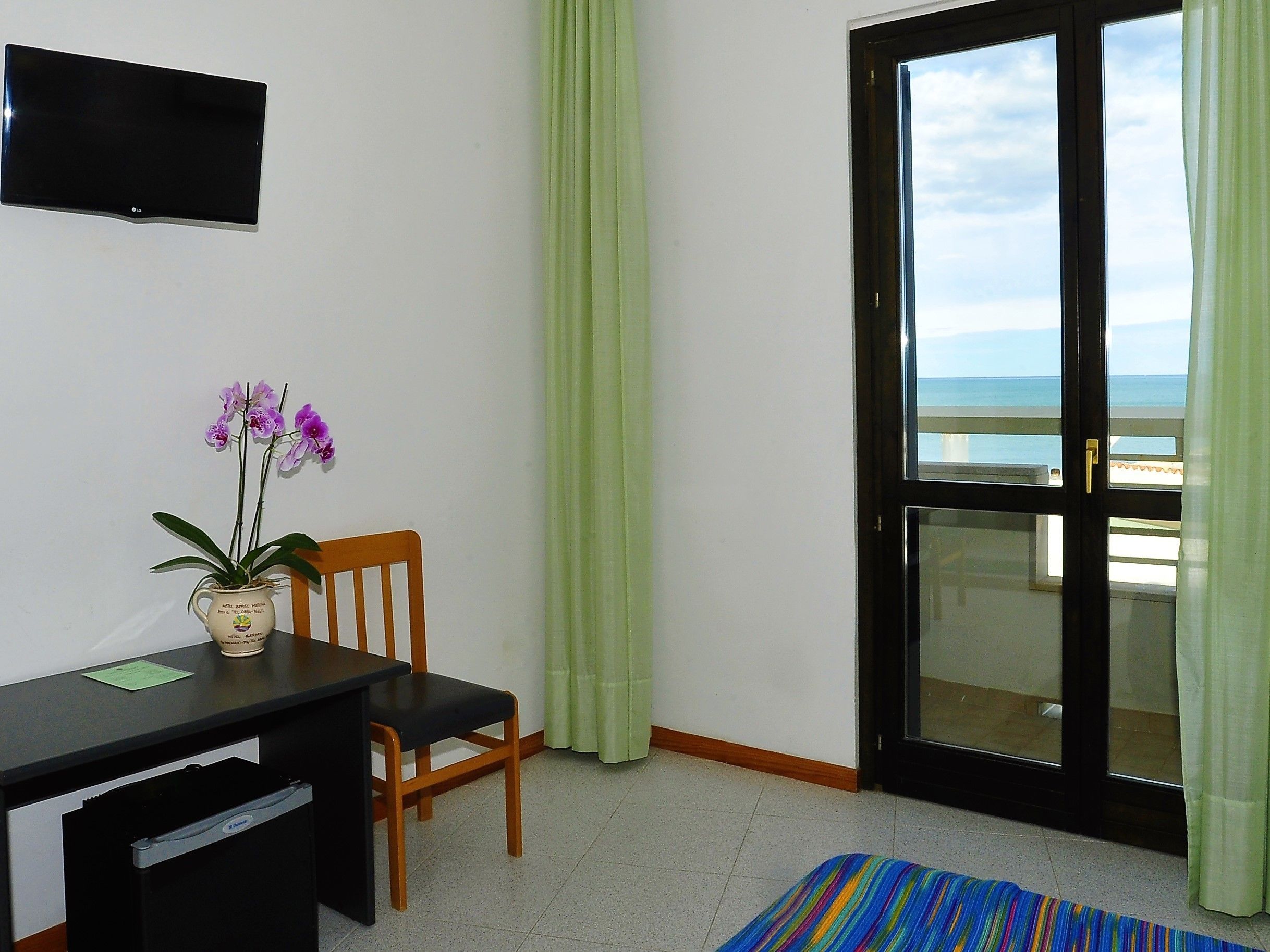 Minibar, una cassaforte in camera, una scrivania