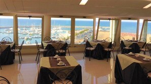 매일 뷔페 무료 아침 식사 포함