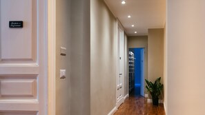 Interior detail - Le 4 Leggende (Catania)