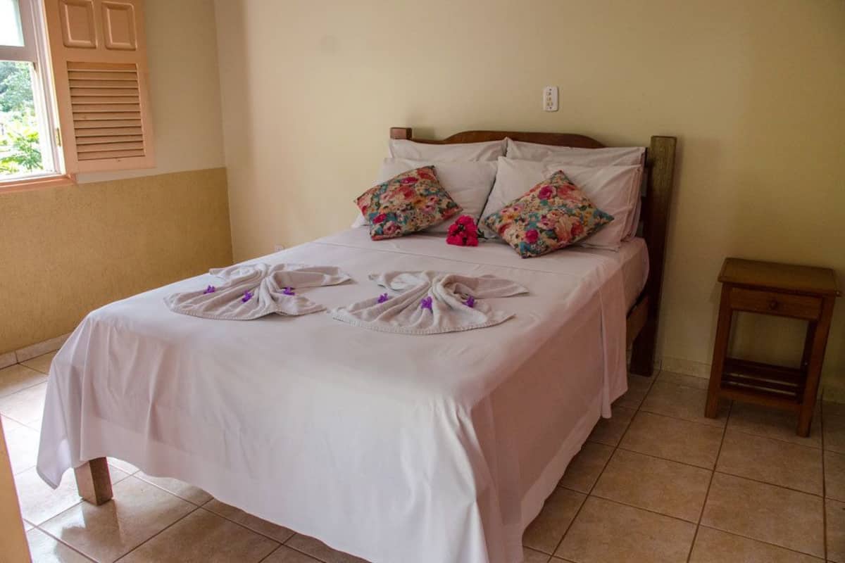 Double Room | Minibar, bed sheets