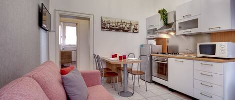 Apartment, 1 Bedroom, Ambra | Coin cuisine privé | Grand réfrigérateur, micro-ondes, four, plaque de cuisson