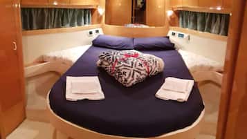 Exclusive Suite | Premium bedding, free WiFi