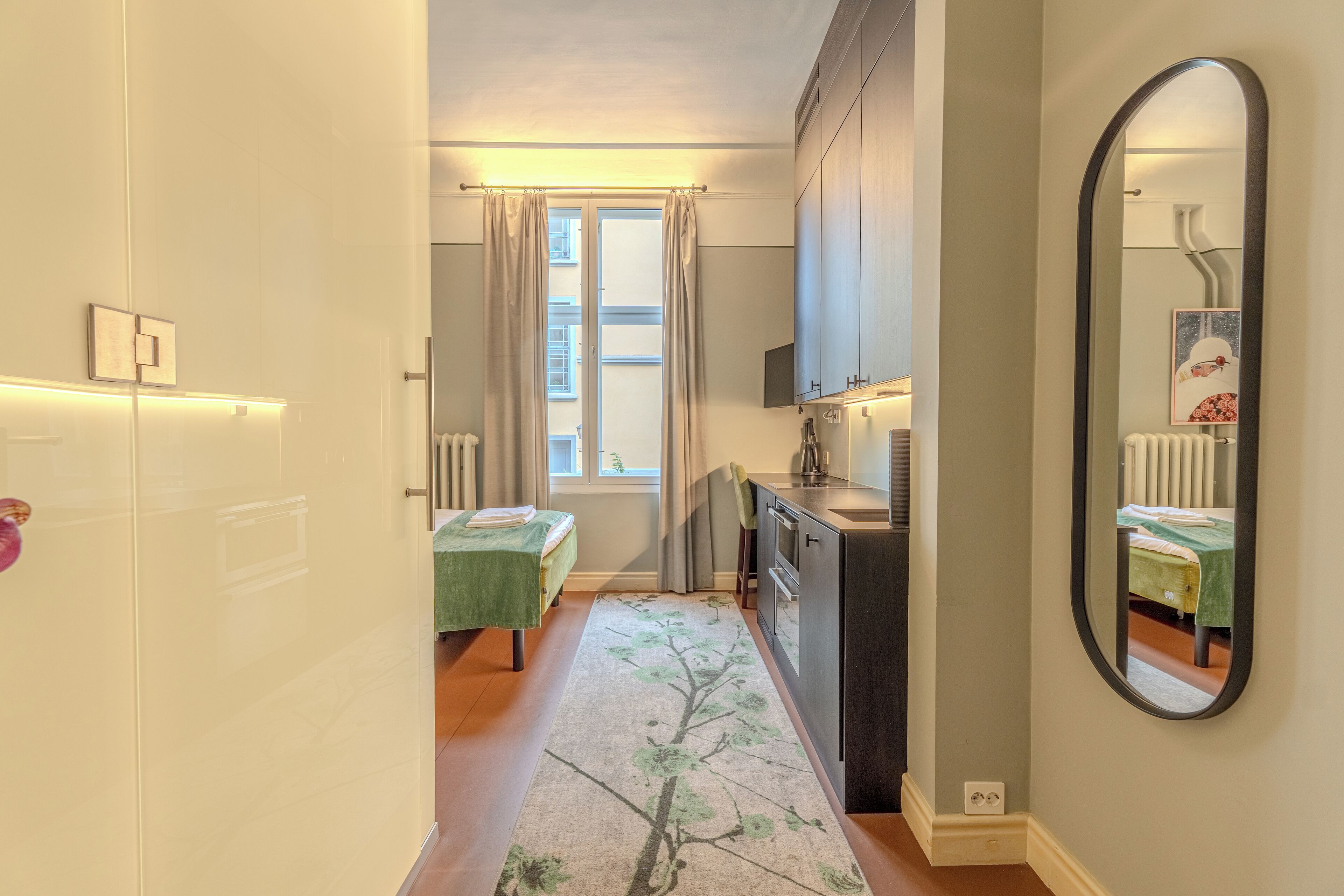 standard studio, 1 large single bed | 1 bedroom, individually decorated, individually furnished