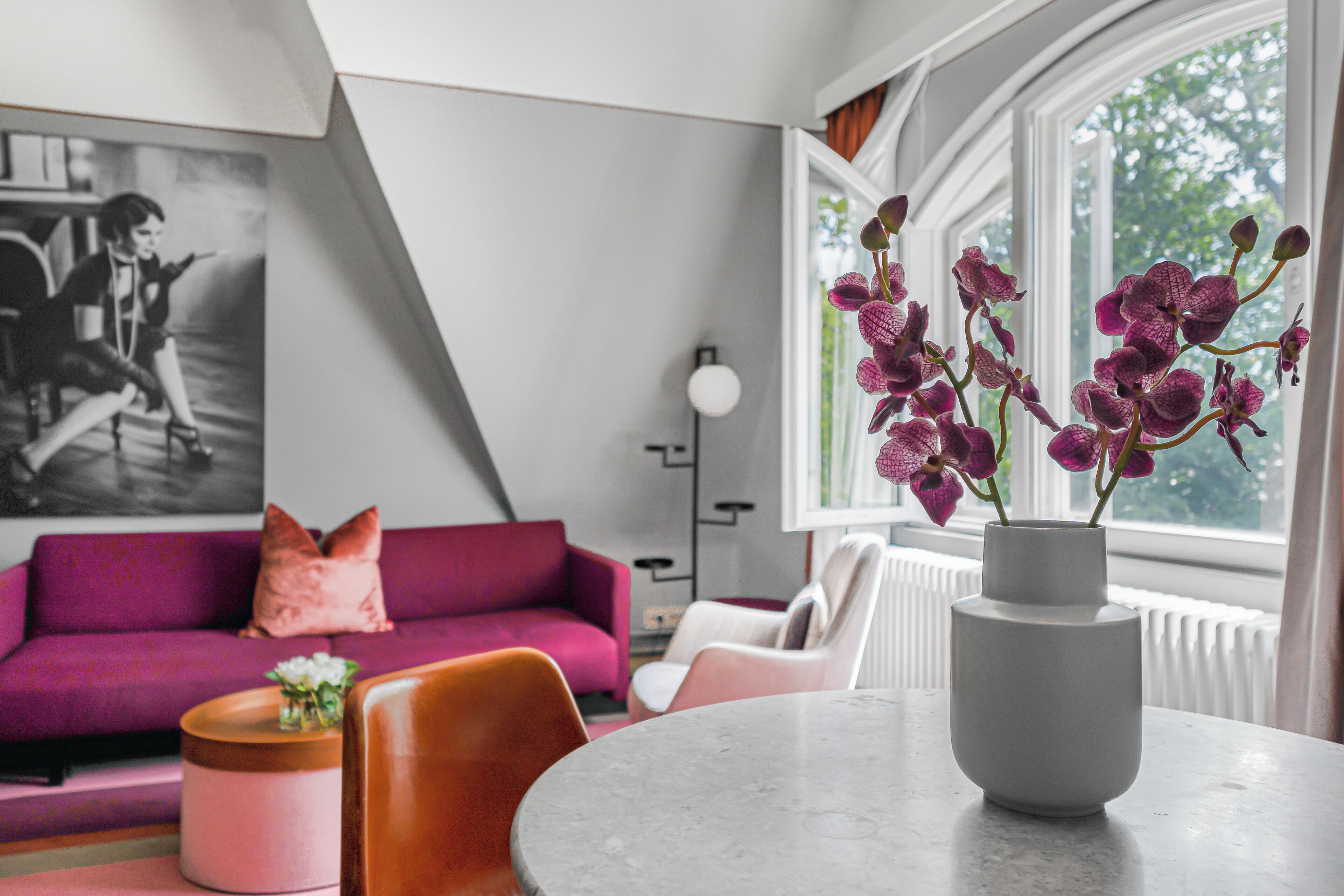 Standard Studio, 1 Queen Bed with Sofa bed | Living area | Flat-screen TV, heated floors