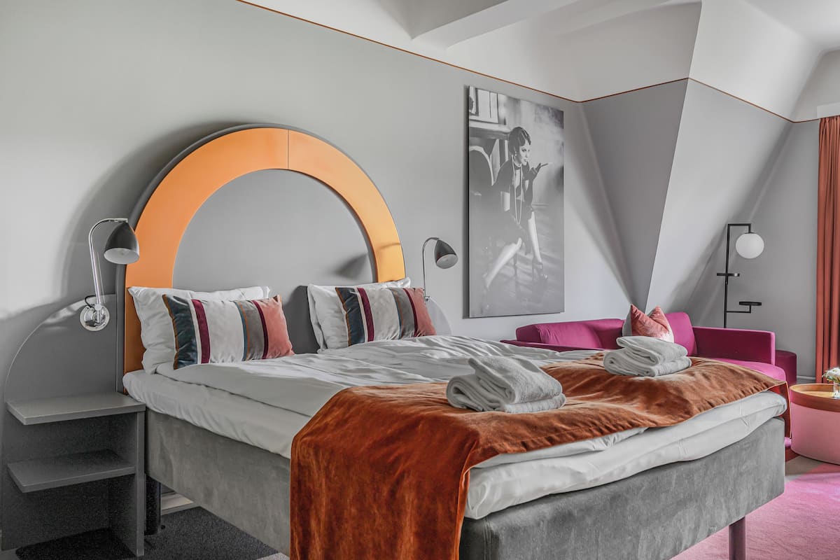 1 habitación, decoración personalizada y muebles diferentes